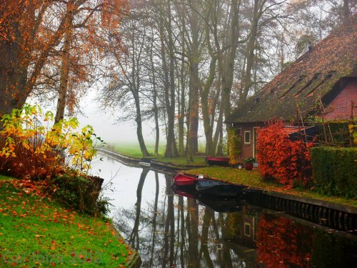Гитхорн: нидерландская деревня без дорог, похожая на сказку (10 фото)