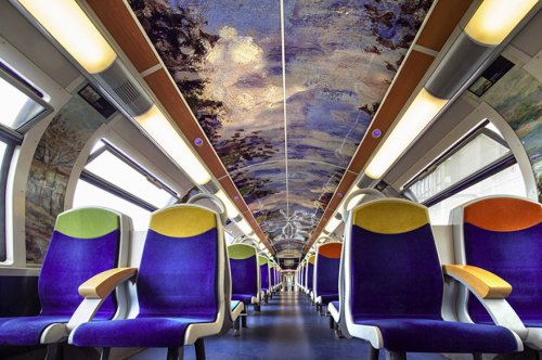 Французские поезда превратились в движущиеся художественные музеи (7 фото)