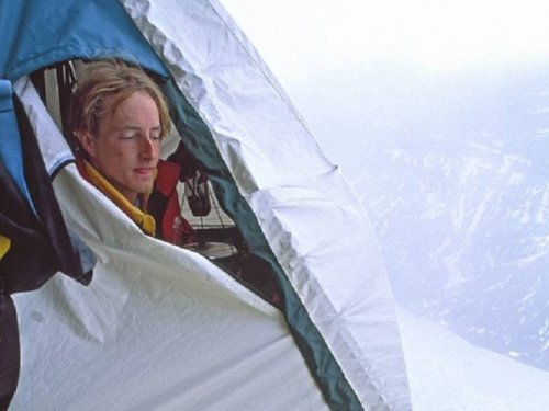 Как ночуют альпинисты (8 фото)
