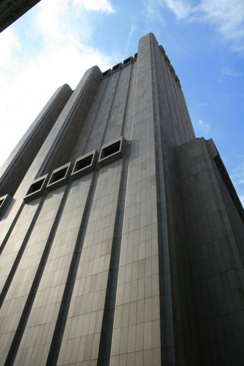 Здание-крепость корпорации AT&T (6 фото)