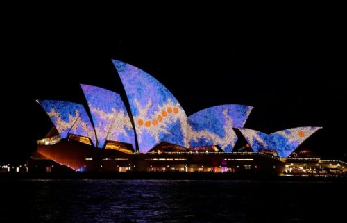 Здание Сиднейской оперы во время фестиваля света Vivid Sydney 2016 (13 фото)