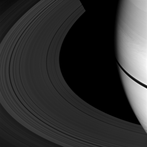 Топ-25: Потрясающие снимки и интересные факты про кольца Сатурна