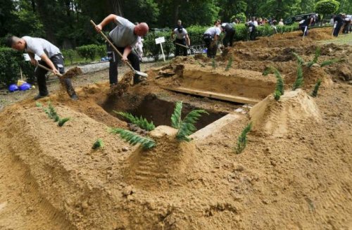 Конкурс среди могильщиков в Дебрецене (12 фото)