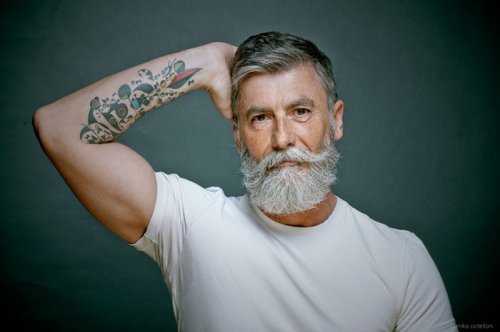 Пенсионер отрастил бороду и стал fashion-моделью (16 фото)