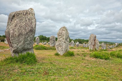 Карнакские каменные аллеи в Бретани (11 фото)