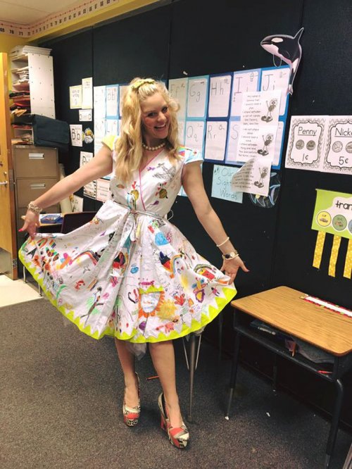 Платье памяти для учительницы начальных классов (4 фото)