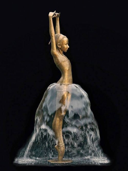Удивительные скульптуры-фонтаны (8 фото + видео)