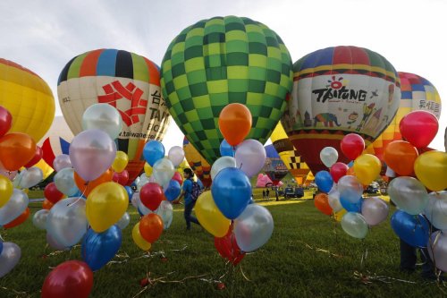 На Тайване прошёл Международный фестиваль воздушных шаров (13 фото)