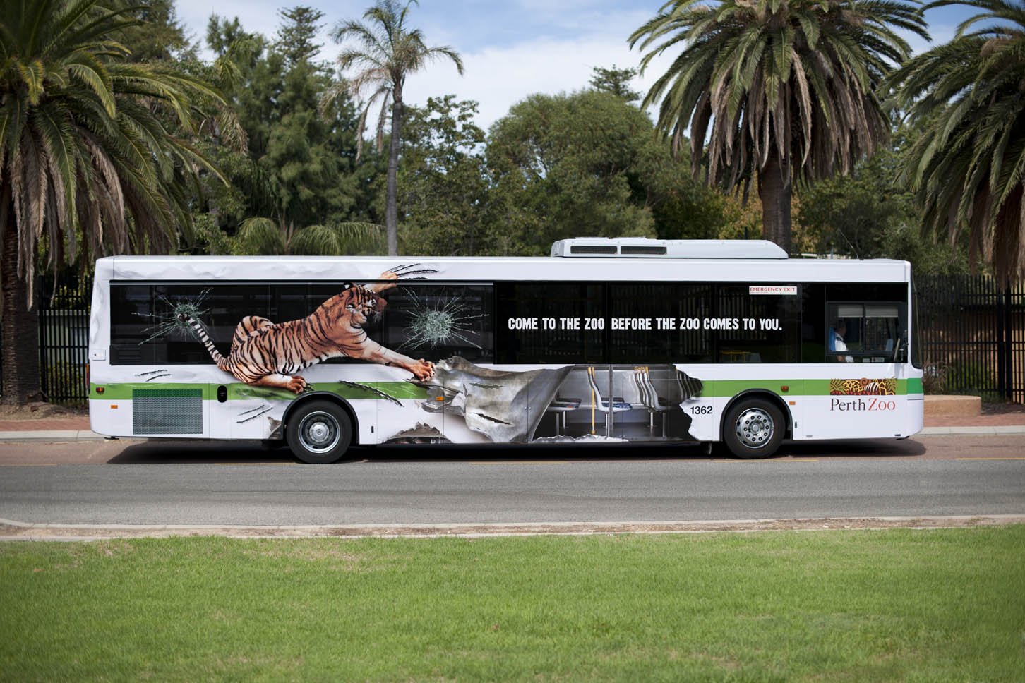 Advertising images. Реклама на автобусах. Автобус. Креативная реклама на автобусах. Брендирование автобуса.