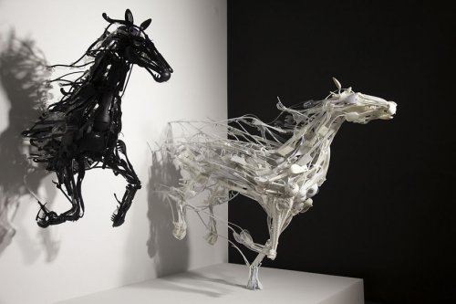 Скульптуры животных из использованного пластика, которые создаёт Саяка Ганц (10 фото)
