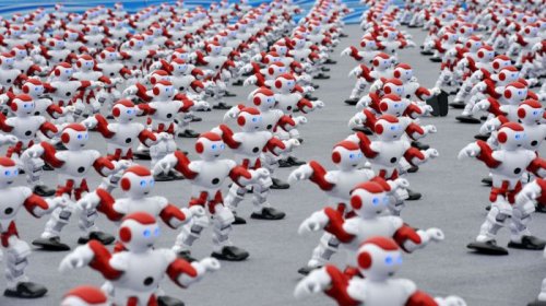 В Китае установили мировой рекорд по наибольшему количеству одновременно танцующих роботов (3 фото + видео)