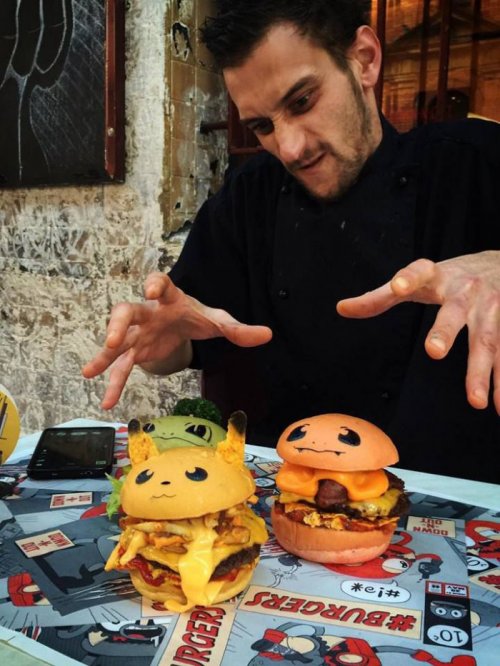 В австралийском ресторане фаст-фуда подают покебургеры (4 фото)