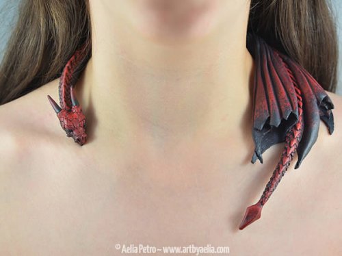 Необычные и странные кулоны и украшения на шею (10 фото)