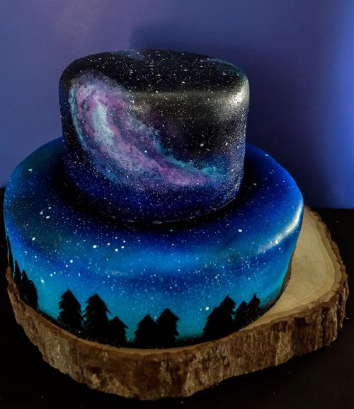 "Космический" свадебный торт и пирожные (5 фото)