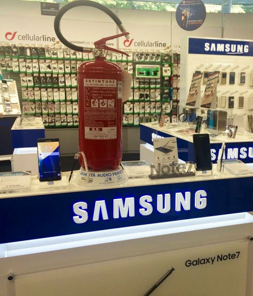 Реакция Интернета на взрывающиеся смартфоны Samsung Galaxy Note 7 (10 фото)