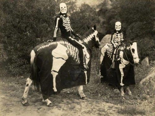 Костюмы на Хэллоуин из прошлого (31 фото)