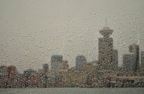 Топ-25: Самые дождливые города мира, в которые лучше отправляться с зонтом