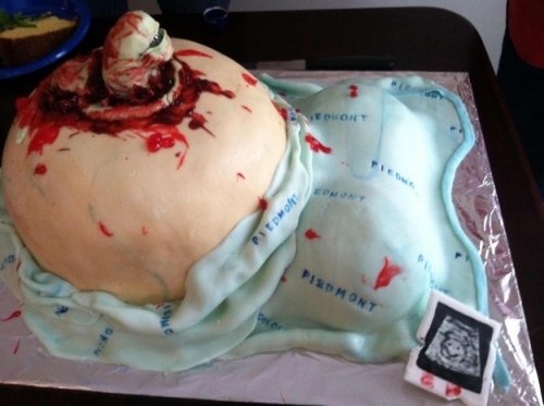Странные и причудливые торты в честь рождения ребёнка (26 фото)