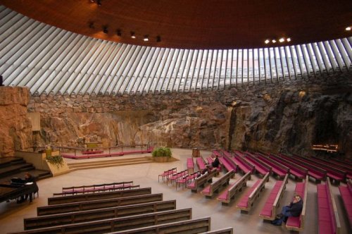 Необычная лютеранская церковь в Хельсинки (9 фото)