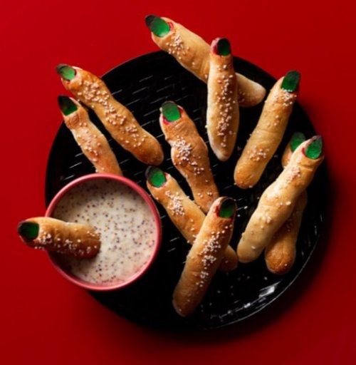 Блюда в виде отрезанных пальцев на Хэллоуин (10 фото)
