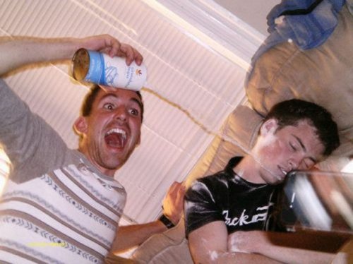Пьяная молодёжь (19 фото)