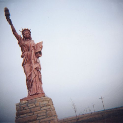 Копии и вариации Статуи Свободы в разных уголках планеты (13 фото)