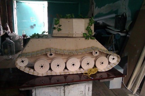 Кошачий танк для захвата мира (7 фото + видео)