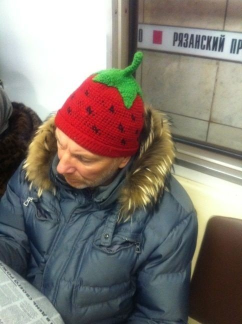 Весёлые зимние шапки, которые поднимают настроение (15 фото)