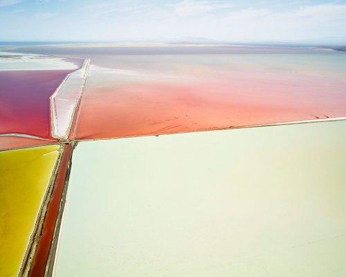 Гипнотизирующая красота солеварен в фотографиях Дэвида Бурдени (11 фото)