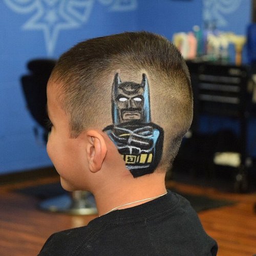 Талантливый парикмахер выстригает портреты на головах клиентов (15 фото)