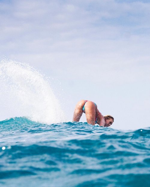 Горячие австралийские сёстры-сёрфингистки (16 фото)
