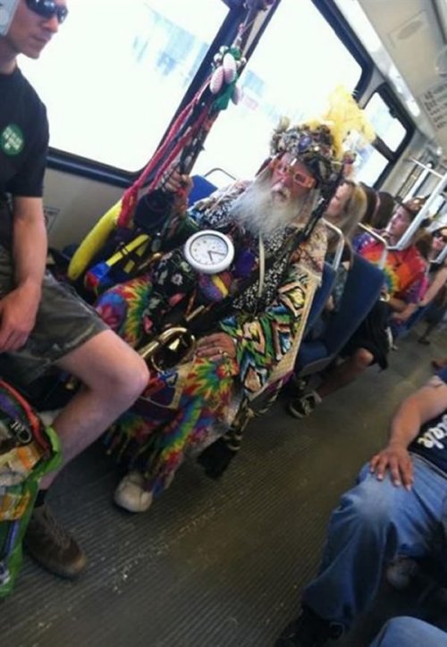 Странные люди в общественном транспорте (11 фото)