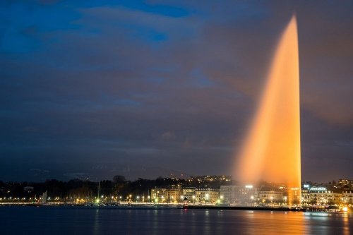 Фонтан Же д'О на Женевском озере (12 фото)