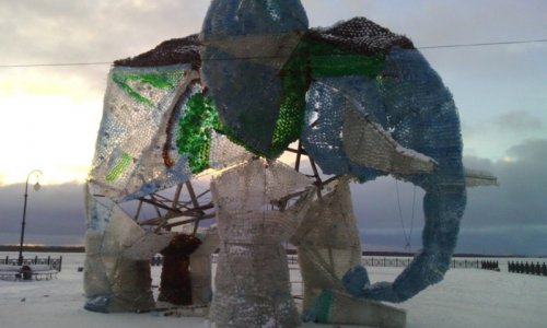 Гигантский слон из пластиковых бутылок в Архангельске (7 фото + видео)