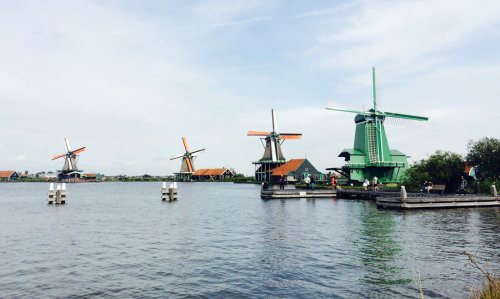 В Голландии поезда полностью перешли на использование энергии ветра