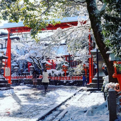 Заснеженный Киото превратился в настоящую зимнюю сказку (24 фото)