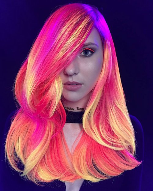 Новый тренд: светящиеся в темноте волосы (10 фото + видео)