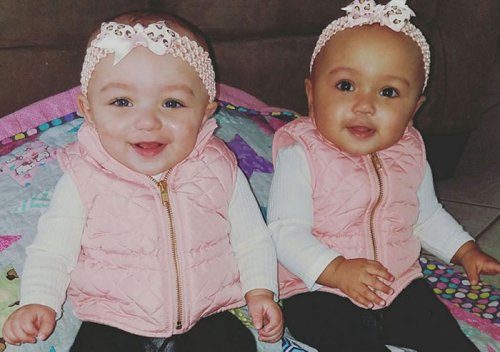 В штате Иллинойс родились чрезвычайно редкие межрасовые двойняшки, и никто не верит, что они близнецы (6 фото)