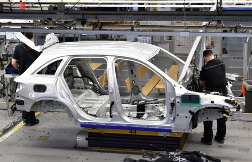 Одним глазком: производство машин Mercedes-Benz на заводе в Германии