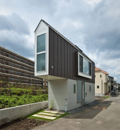 Этот узкий дом из Японии выглядит маленьким, пока не заглянешь внутрь…