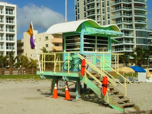 Спасательные вышки Майами-Бич (24 фото)