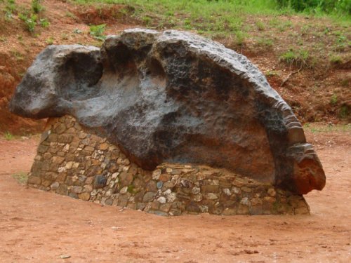 Топ-10: Крупнейшие метеориты, обнаруженные на Земле