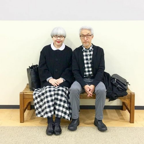 Супруги, состоящие в браке уже 37 лет, одеваются в одинаковом стиле (20 фото)