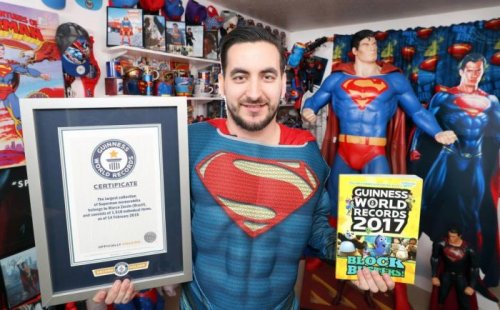 Самая большая в мире коллекция, посвящённая Супермену (14 фото)