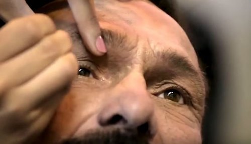 Невероятное перевоплощение бездомного мужчины в хипстера, доведшее его до слёз (7 фото + видео)