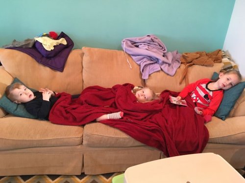 Фотограф и мать троих маленьких детей показала свои будни (26 фото)
