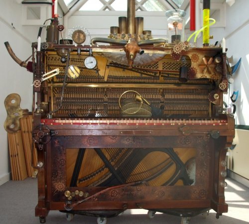 Необычные музыкальные инструменты, изготовленные в стиле стимпанк (24 фото)