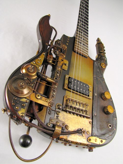 Необычные музыкальные инструменты, изготовленные в стиле стимпанк (24 фото)