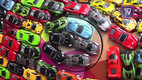 Коллекционер машинок Hot Wheels украсил свой Jaguar S-Type 4600 игрушками (5 фото + видео)