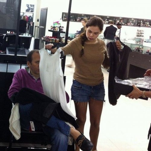Почему мужчин не нужно брать на шопинг (19 фото)